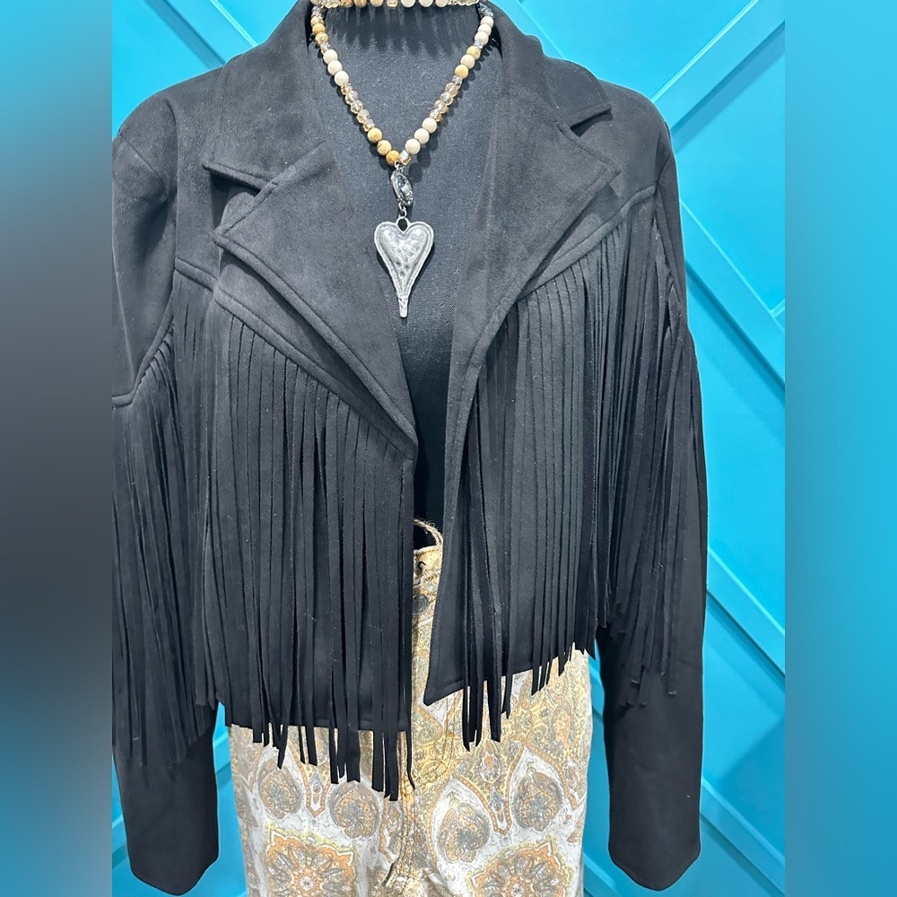 Chic Black Fringe Suede Jacket - Picture 2 of 6